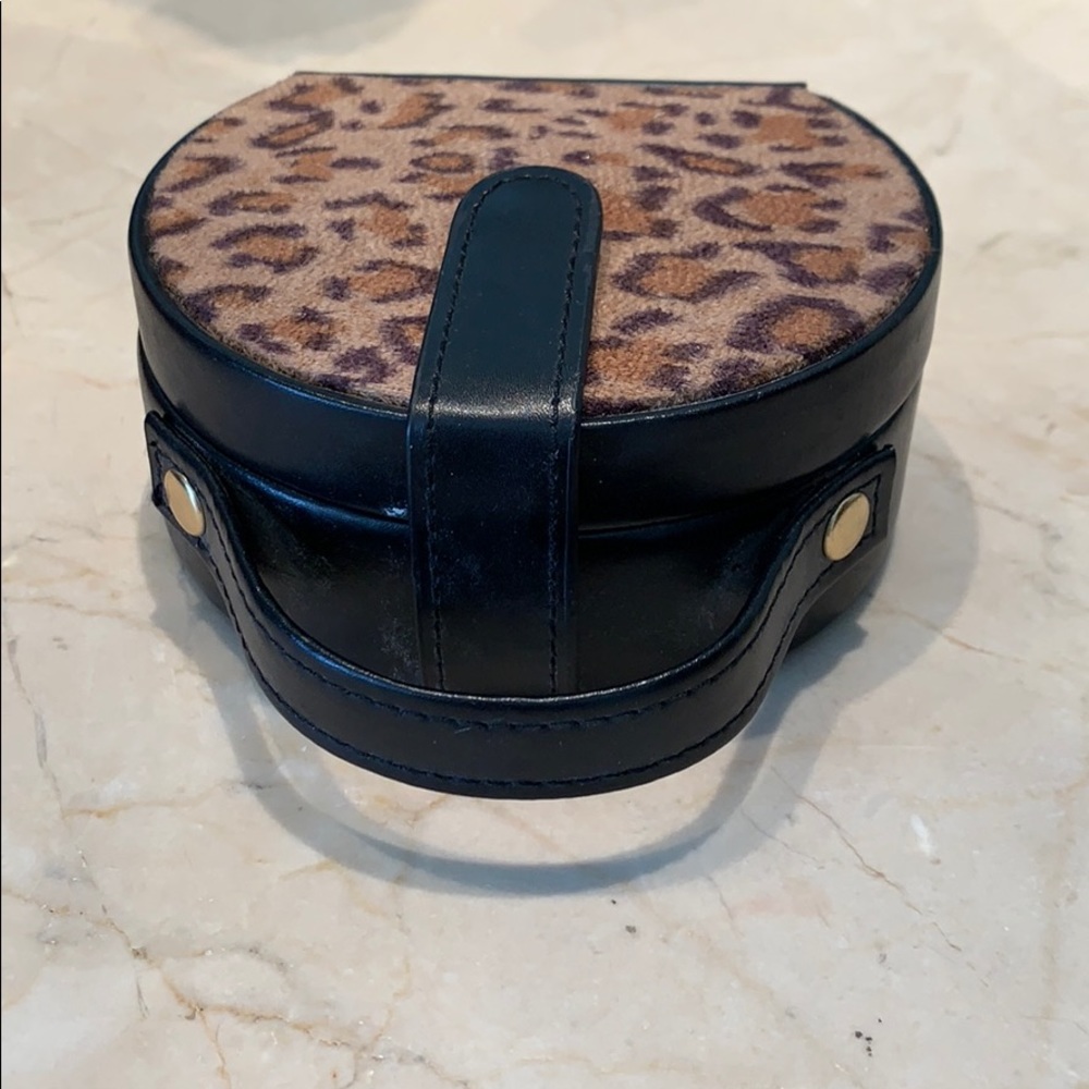 Small Jewelry case - Picture 2 of 4